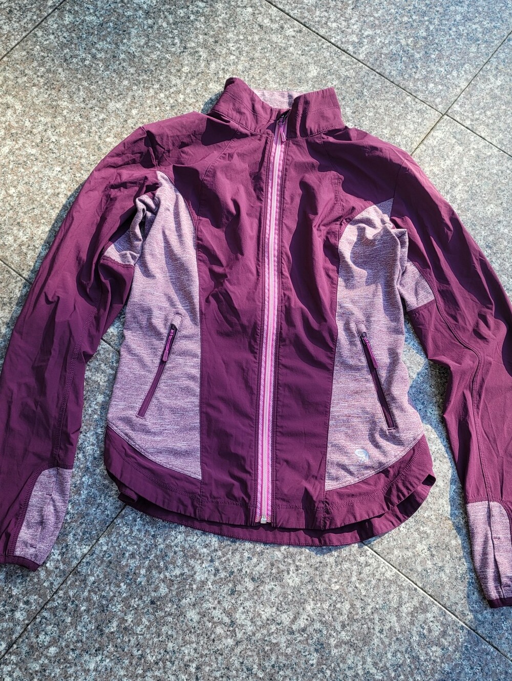 Mountain hardwear light jacket